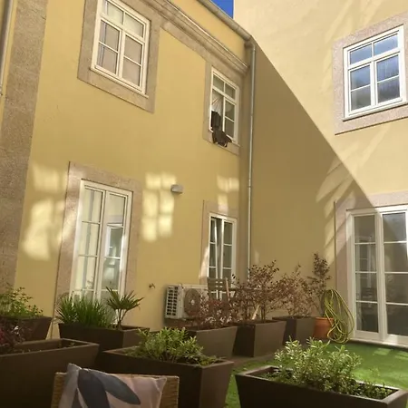 Bright With Terrace Apartment